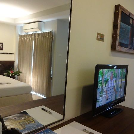 At Home Hotel Patong Екстер'єр фото