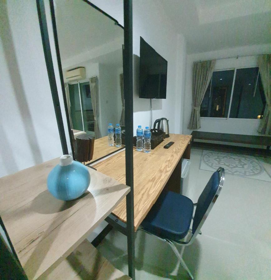 At Home Hotel Patong Екстер'єр фото
