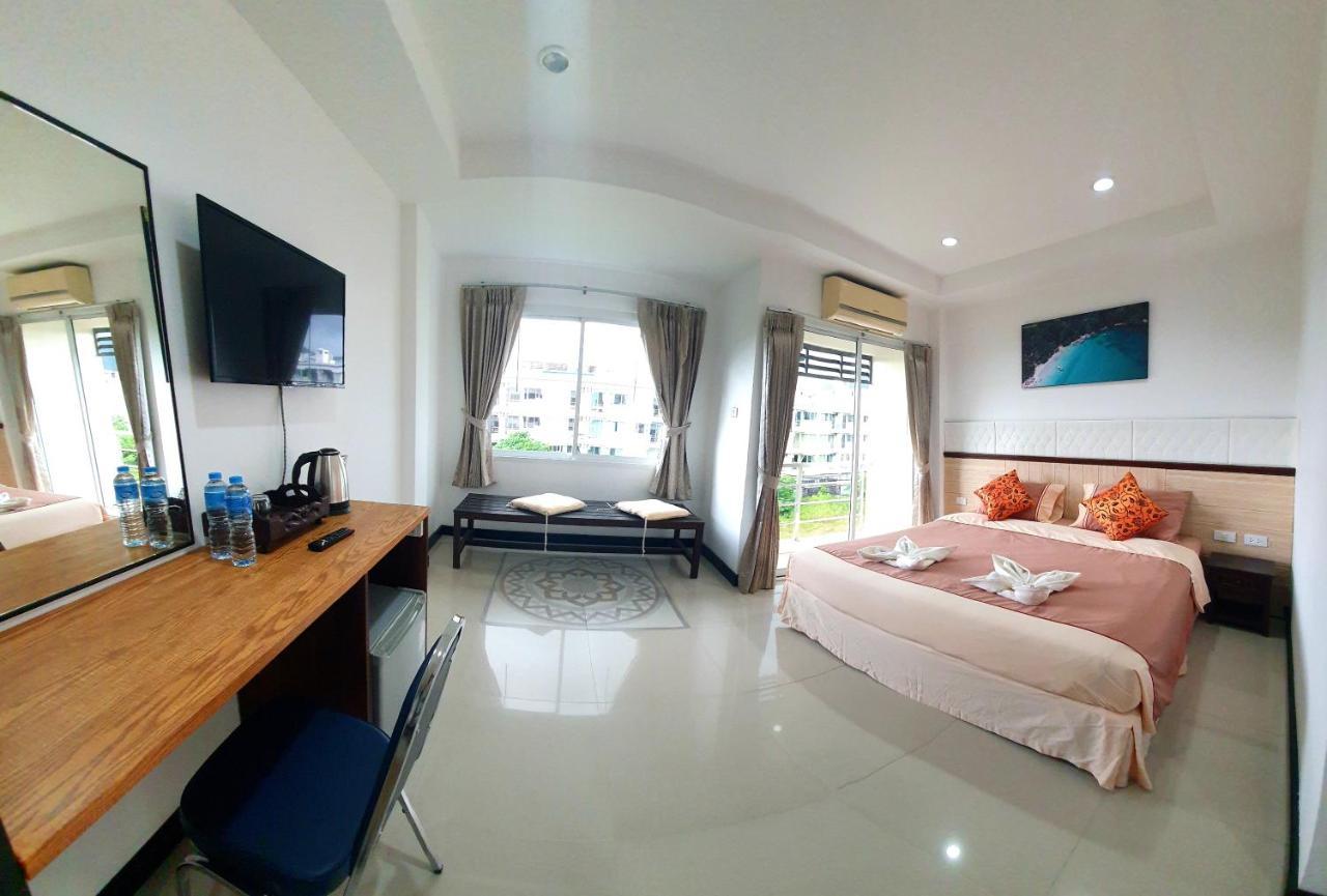 At Home Hotel Patong Екстер'єр фото