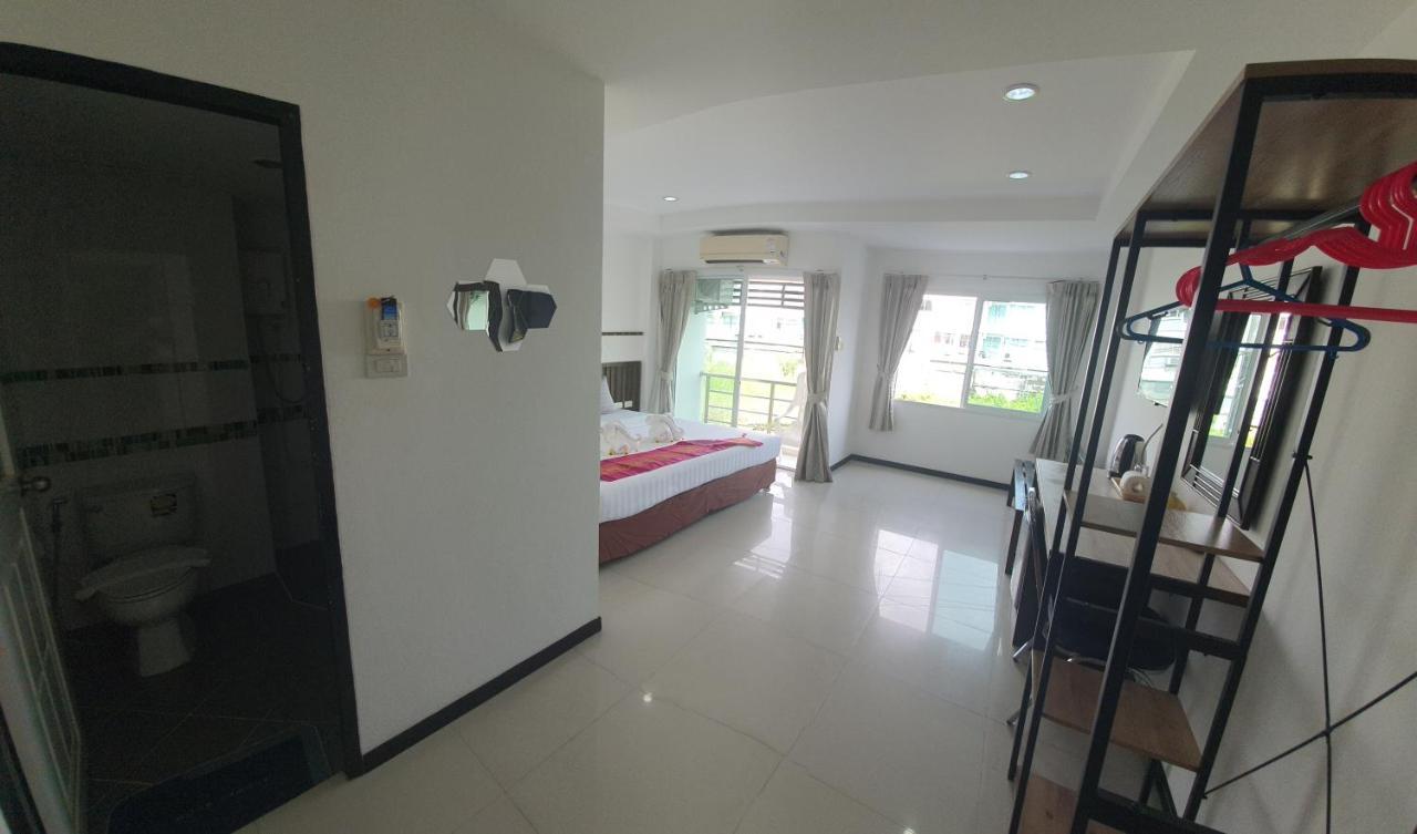 At Home Hotel Patong Екстер'єр фото