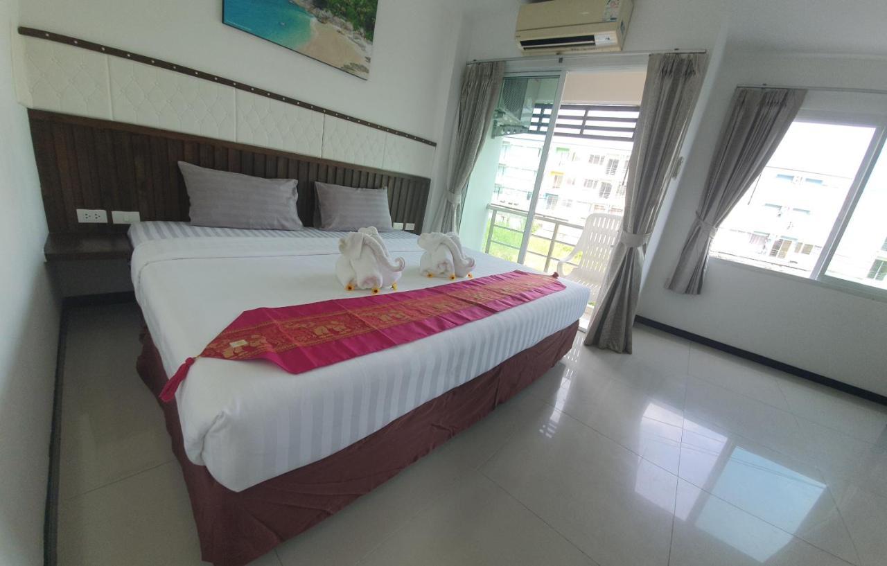 At Home Hotel Patong Екстер'єр фото