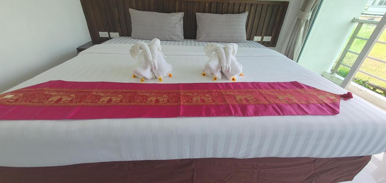 At Home Hotel Patong Екстер'єр фото