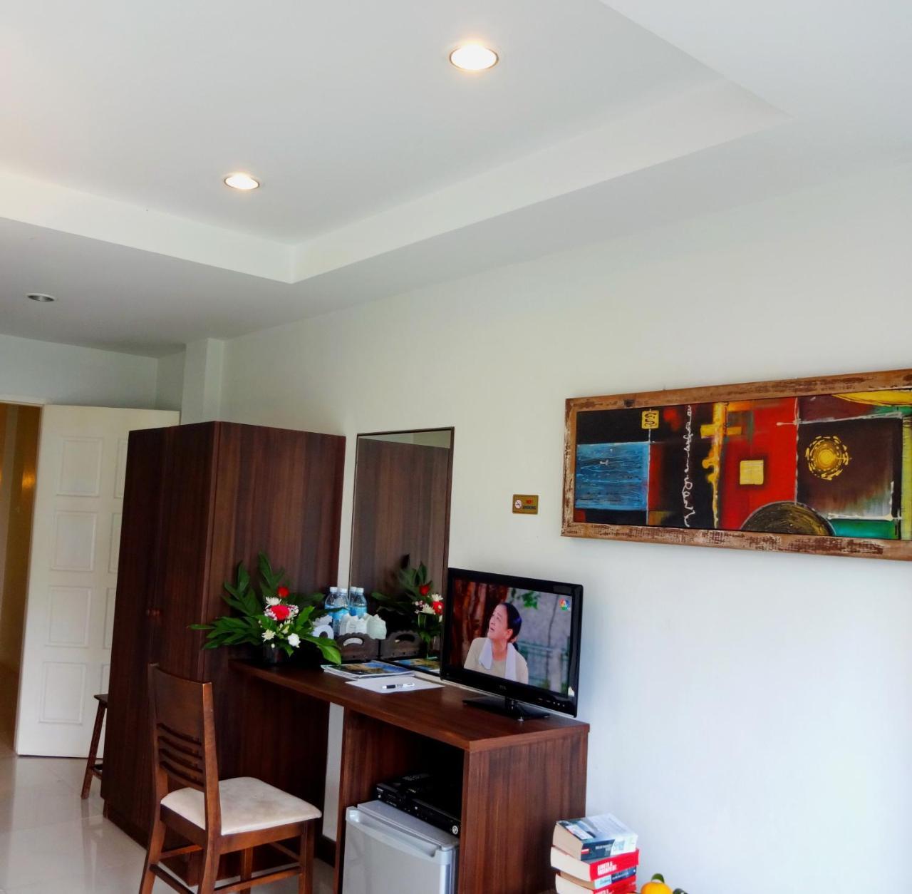 At Home Hotel Patong Екстер'єр фото