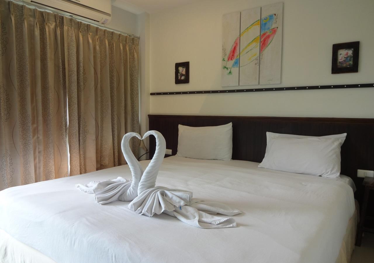 At Home Hotel Patong Екстер'єр фото