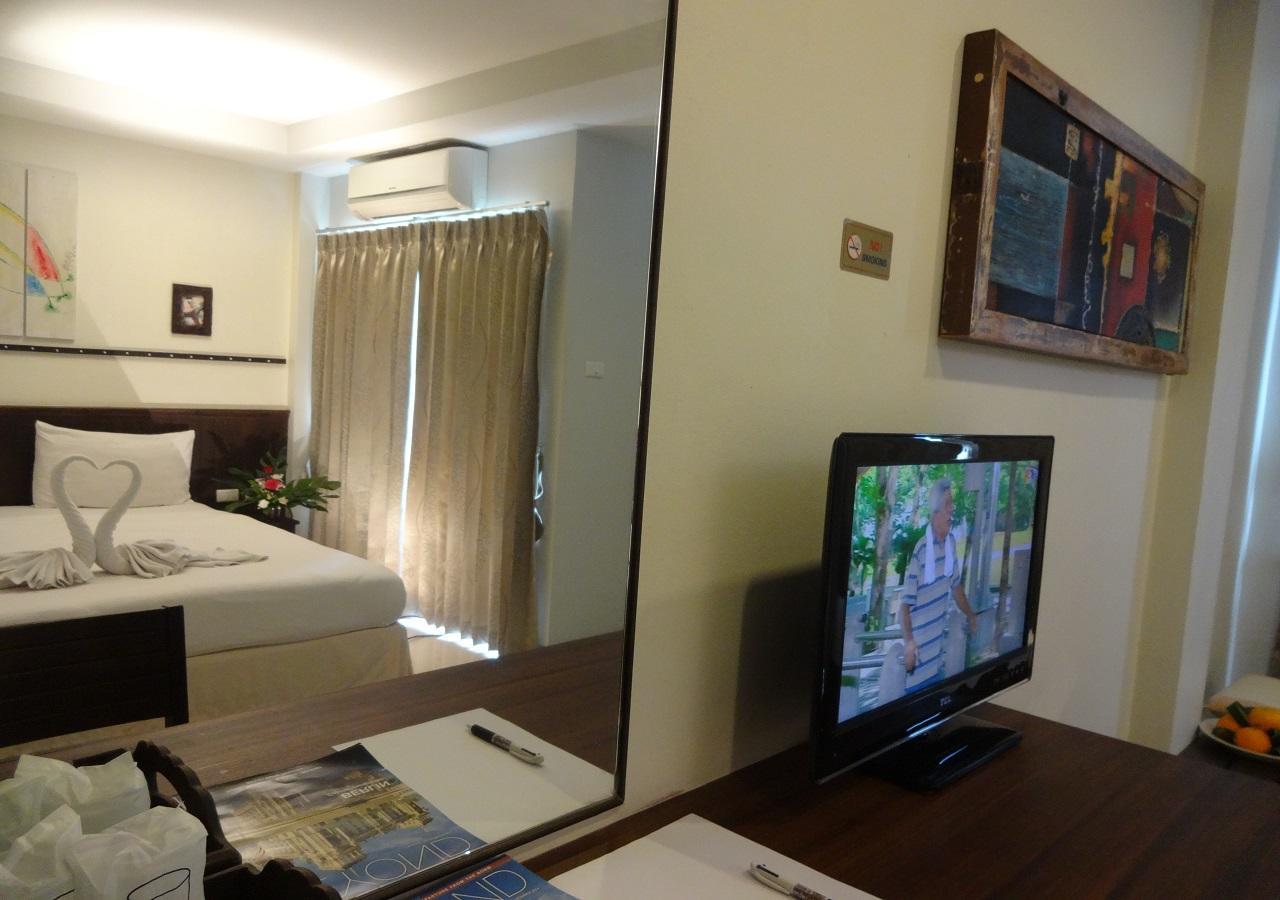 At Home Hotel Patong Екстер'єр фото